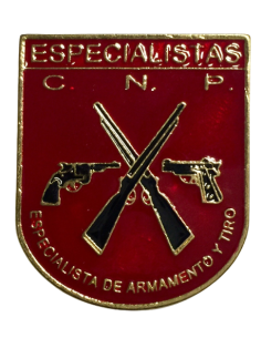 Distintivo metálico ESPECIALISTAS ARMAMENTO Y TIRO CNP