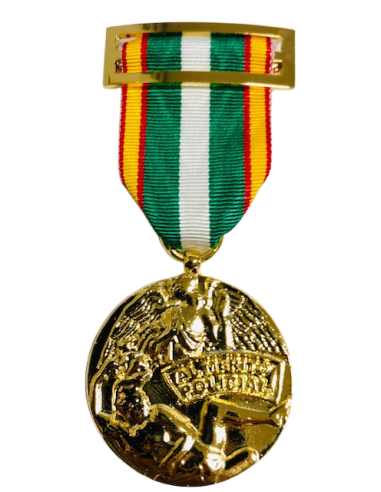 Medalla Orden del Mérito Policial Oro Pensionada