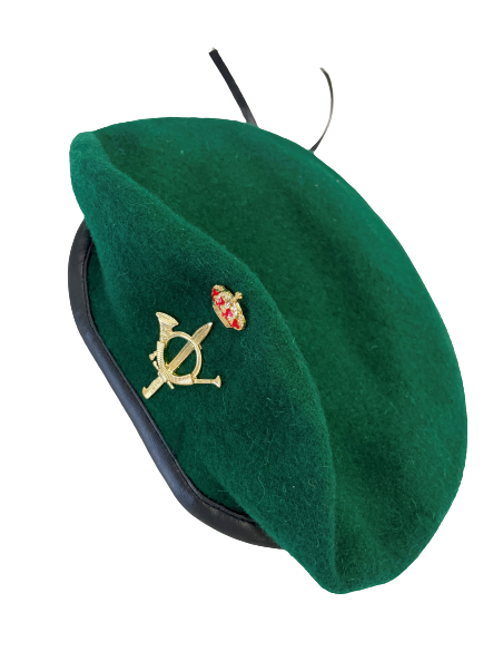 Boina verde del Curso de Montaña de la y Operaciones Especiales EMMOE Escuela Militar de Montaña