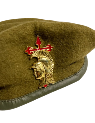 Boina caqui de la Academia General Básica de...