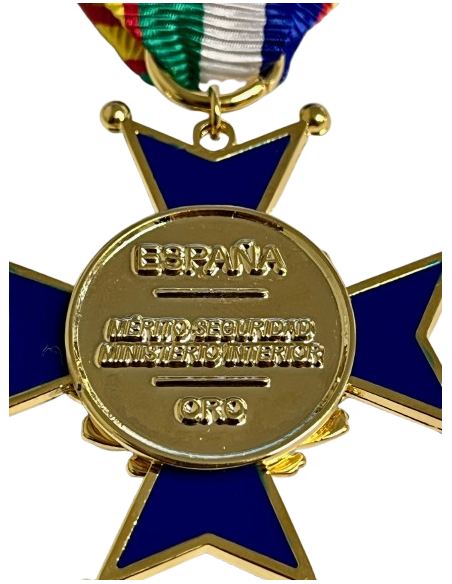 Conjunto Cruz de Oro al Mérito a la Seguridad del Ministerio del Interior