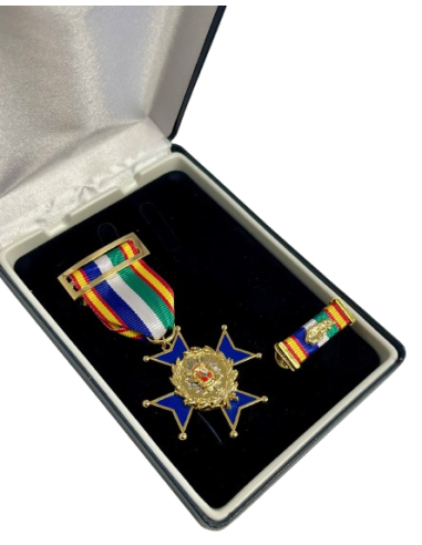 Conjunto Cruz de Oro al Mérito a la Seguridad...