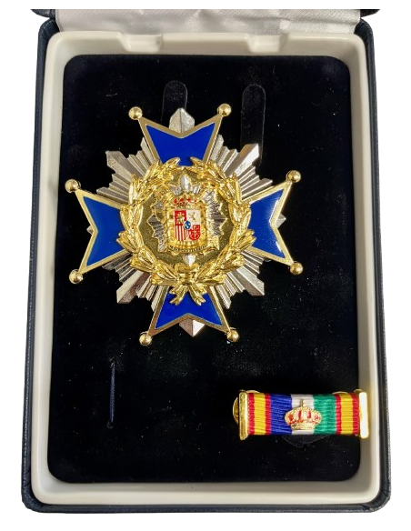 Conjunto Gran Cruz Oro al Mérito a la Seguridad del Ministerio del Interior